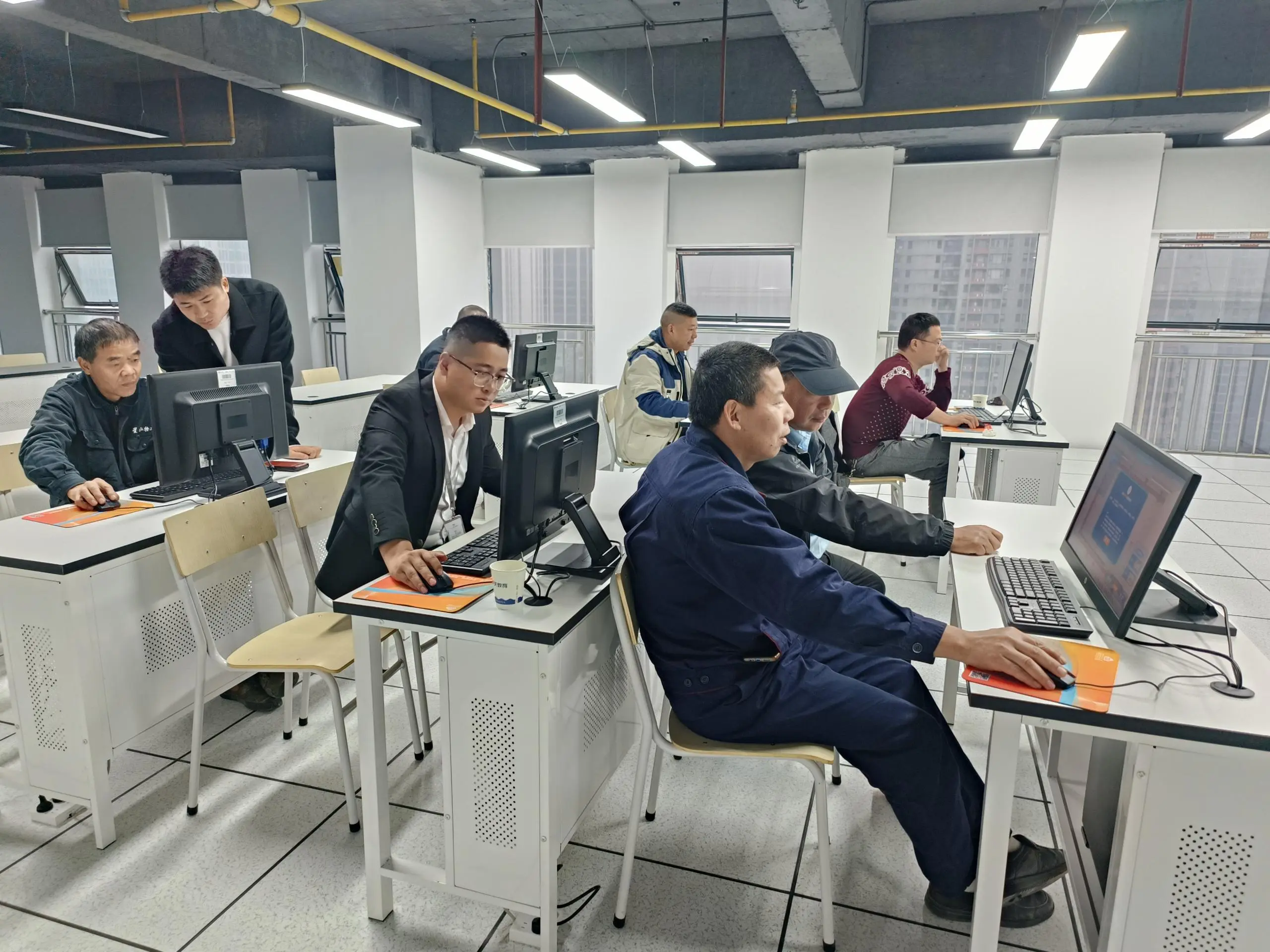学天教育_襄阳消防学校_分校风采