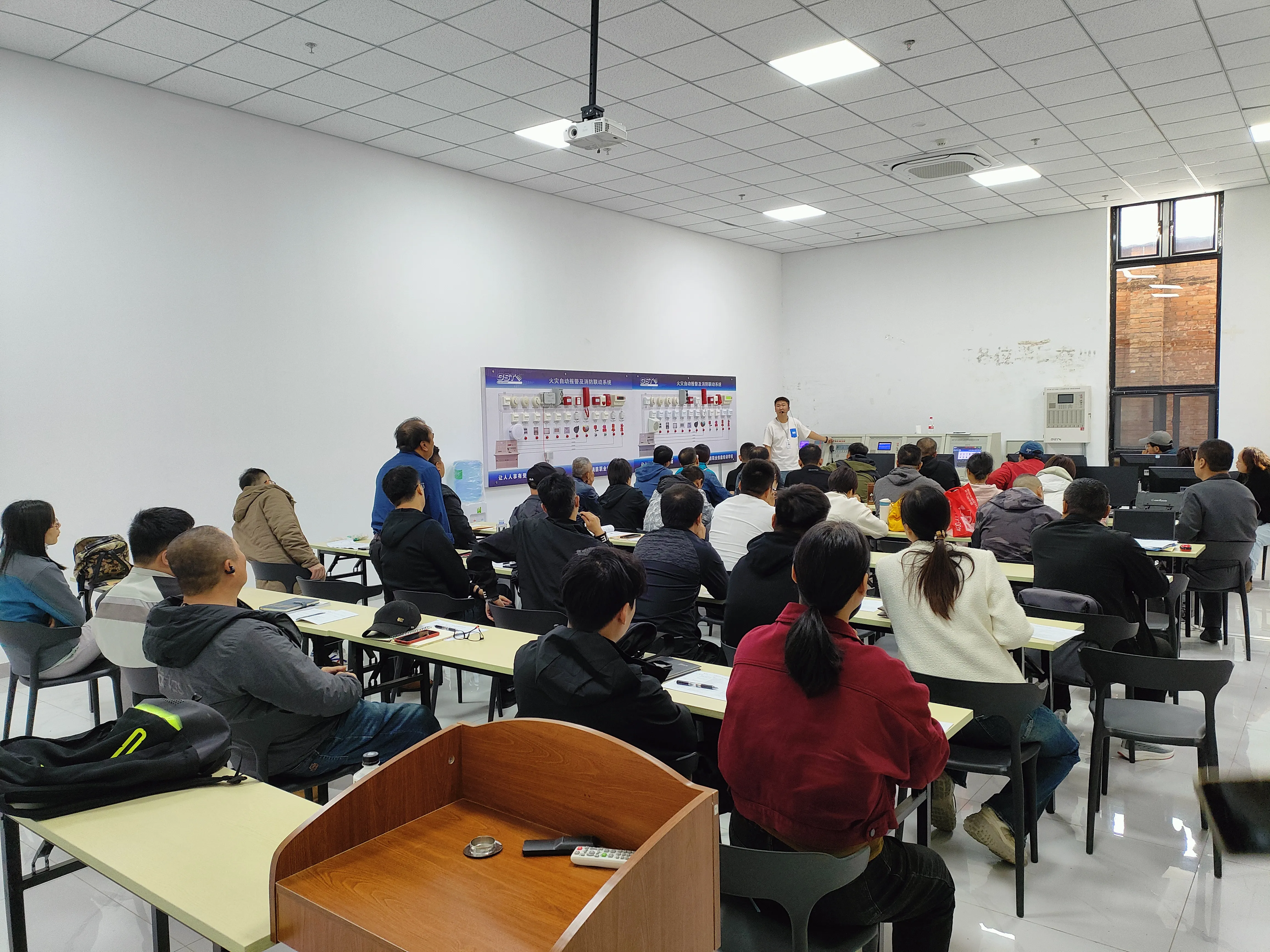 学天教育_北京消防学校_分校风采