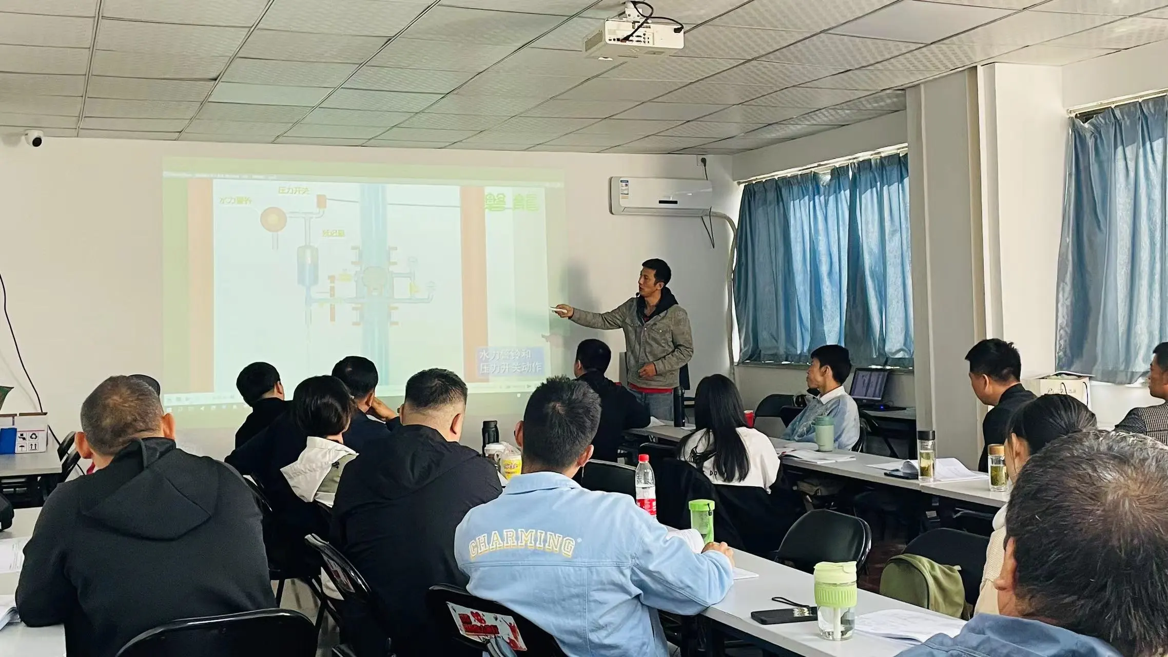 学天教育_西安消防学校_分校风采