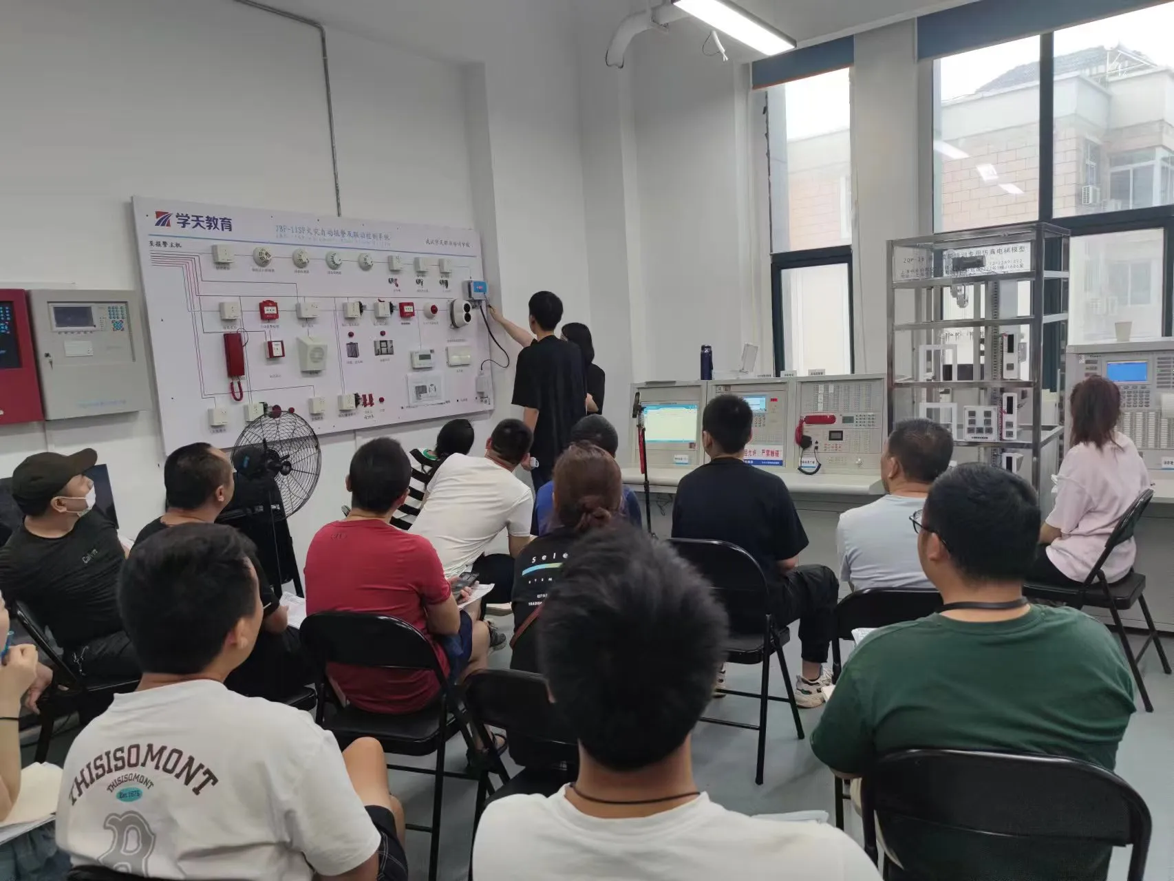 学天教育_武汉消防学校_分校风采
