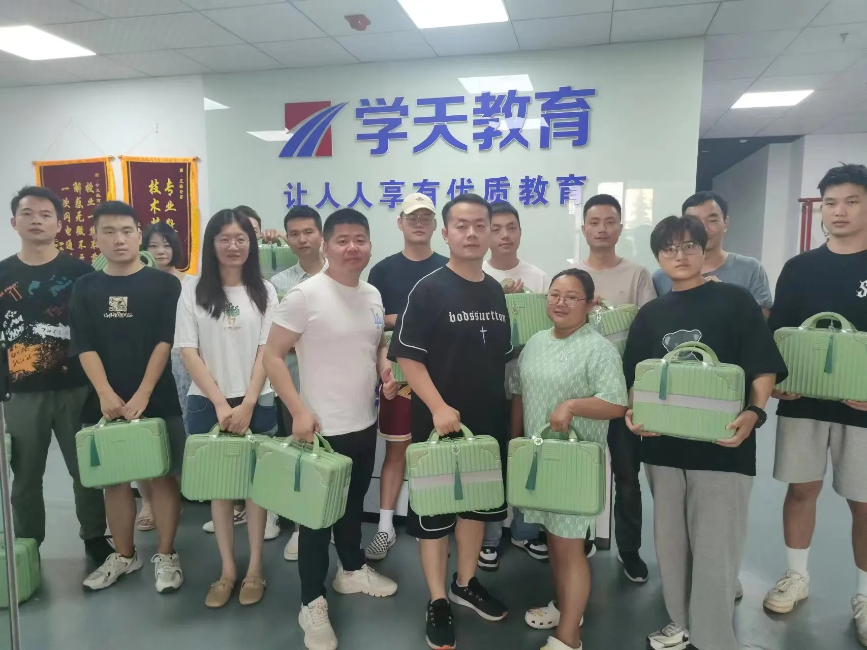 学天教育_武汉消防学校_分校风采
