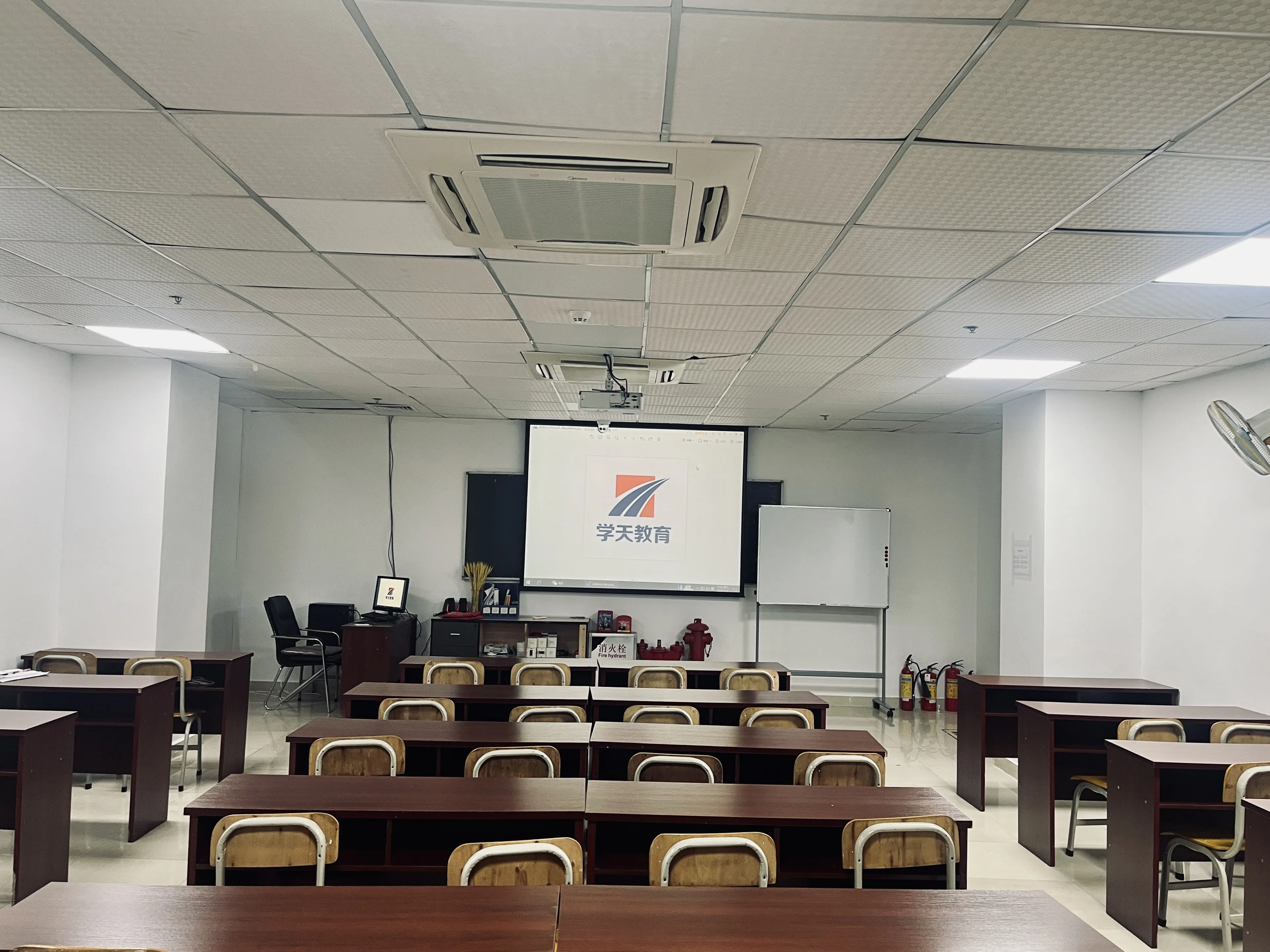 学天教育_广州消防学校_分校风采