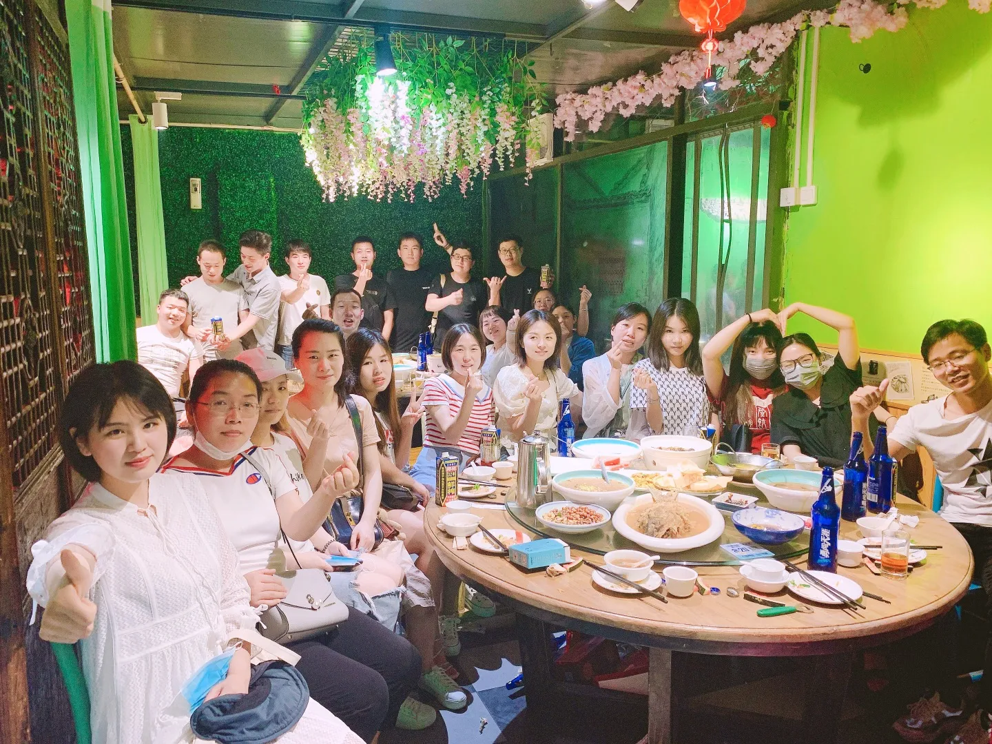 学天教育_郑州分校_团队聚餐