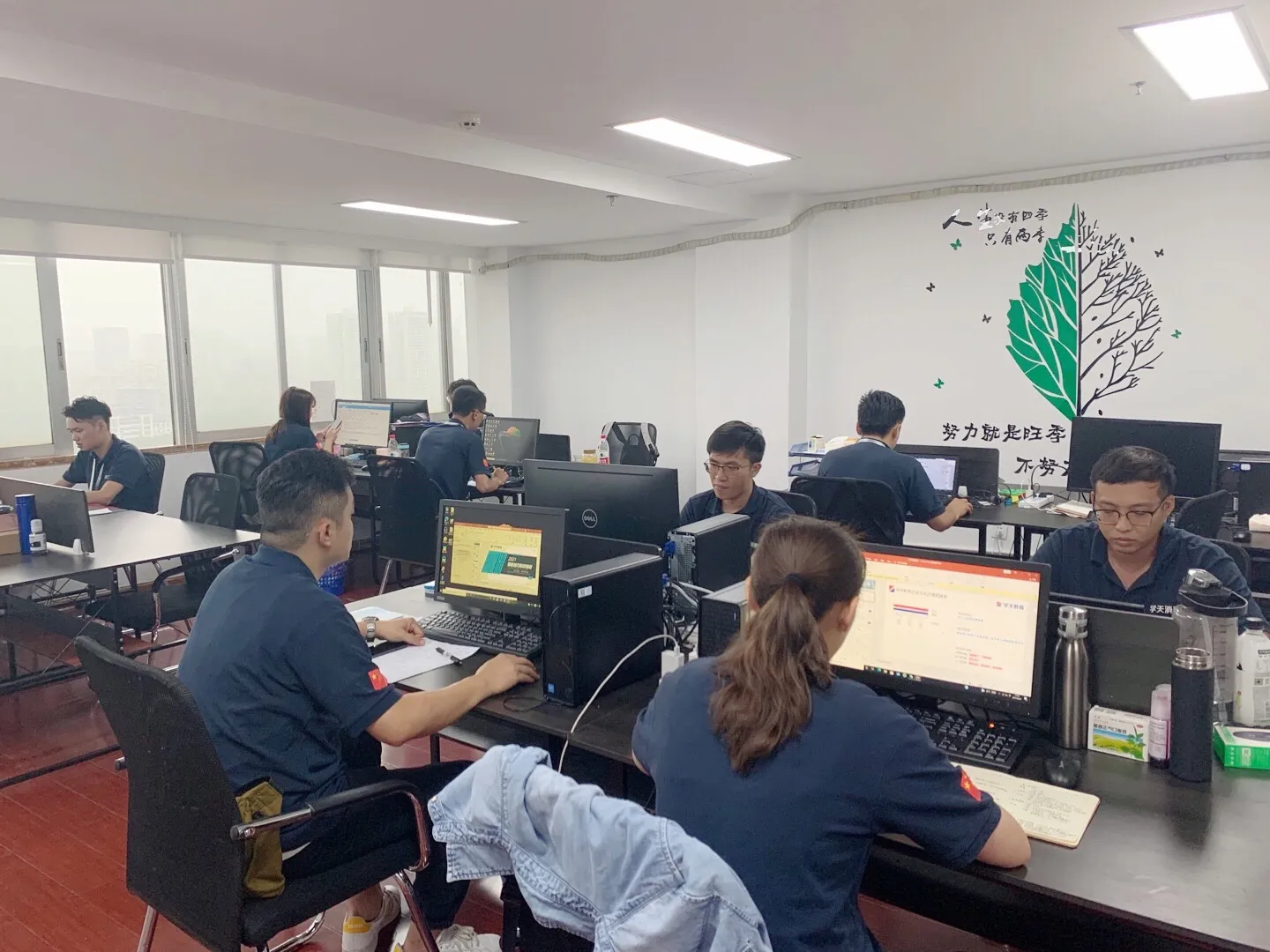 学天教育_广西学天消防技术有限公司_办公环境